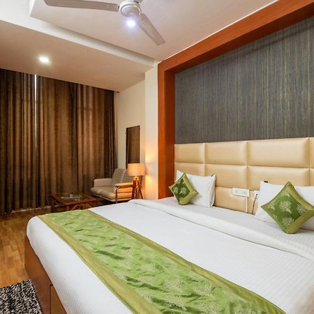 Oyster Pearl I Near Medanta Hospital I Sec-39 I Gurgaon Hotel Buitenkant foto