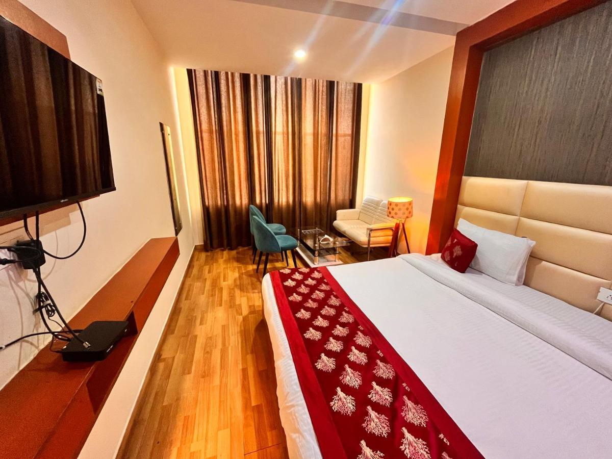 Oyster Pearl I Near Medanta Hospital I Sec-39 I Gurgaon Hotel Buitenkant foto