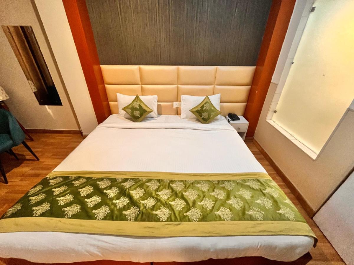 Oyster Pearl I Near Medanta Hospital I Sec-39 I Gurgaon Hotel Buitenkant foto