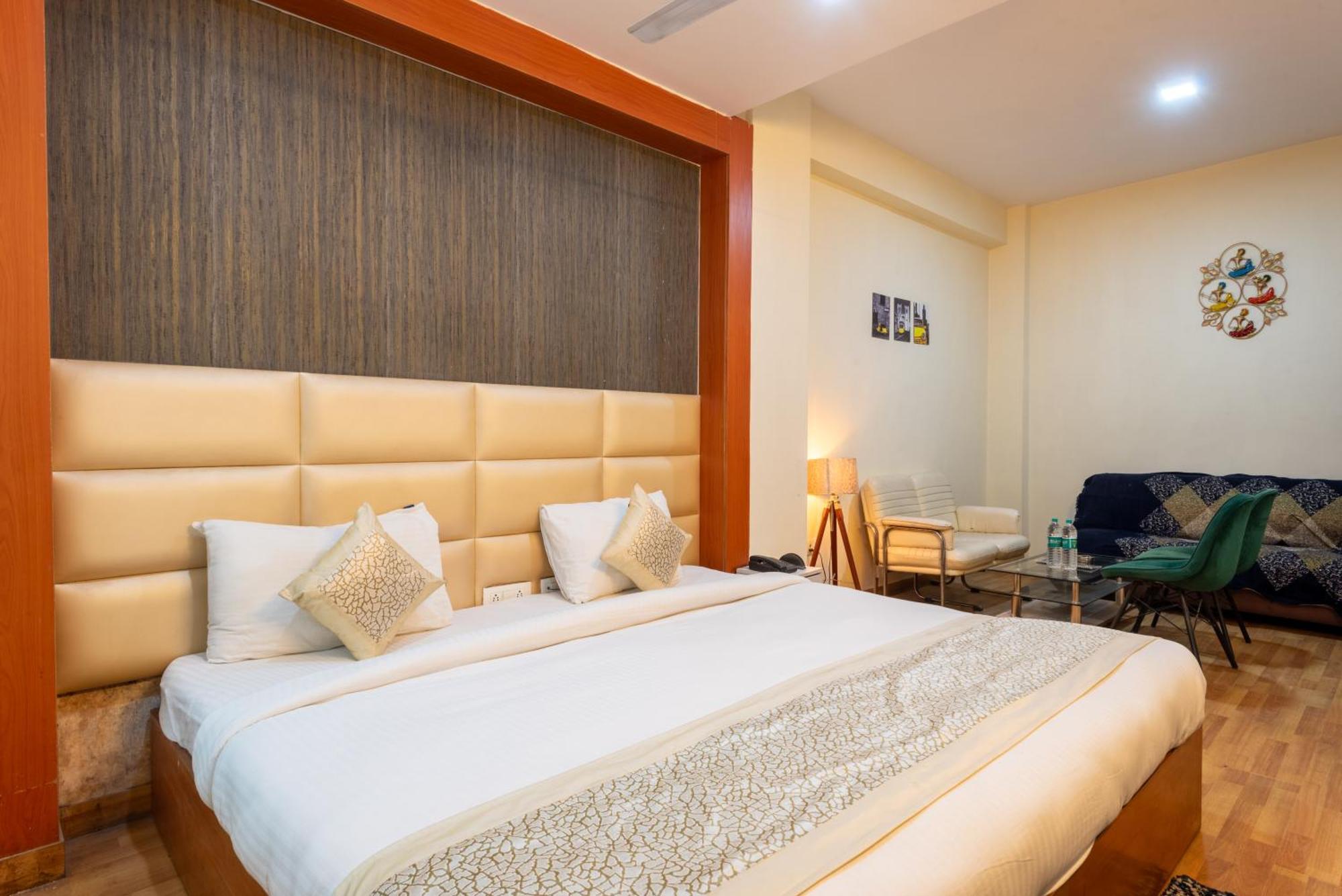 Oyster Pearl I Near Medanta Hospital I Sec-39 I Gurgaon Hotel Buitenkant foto