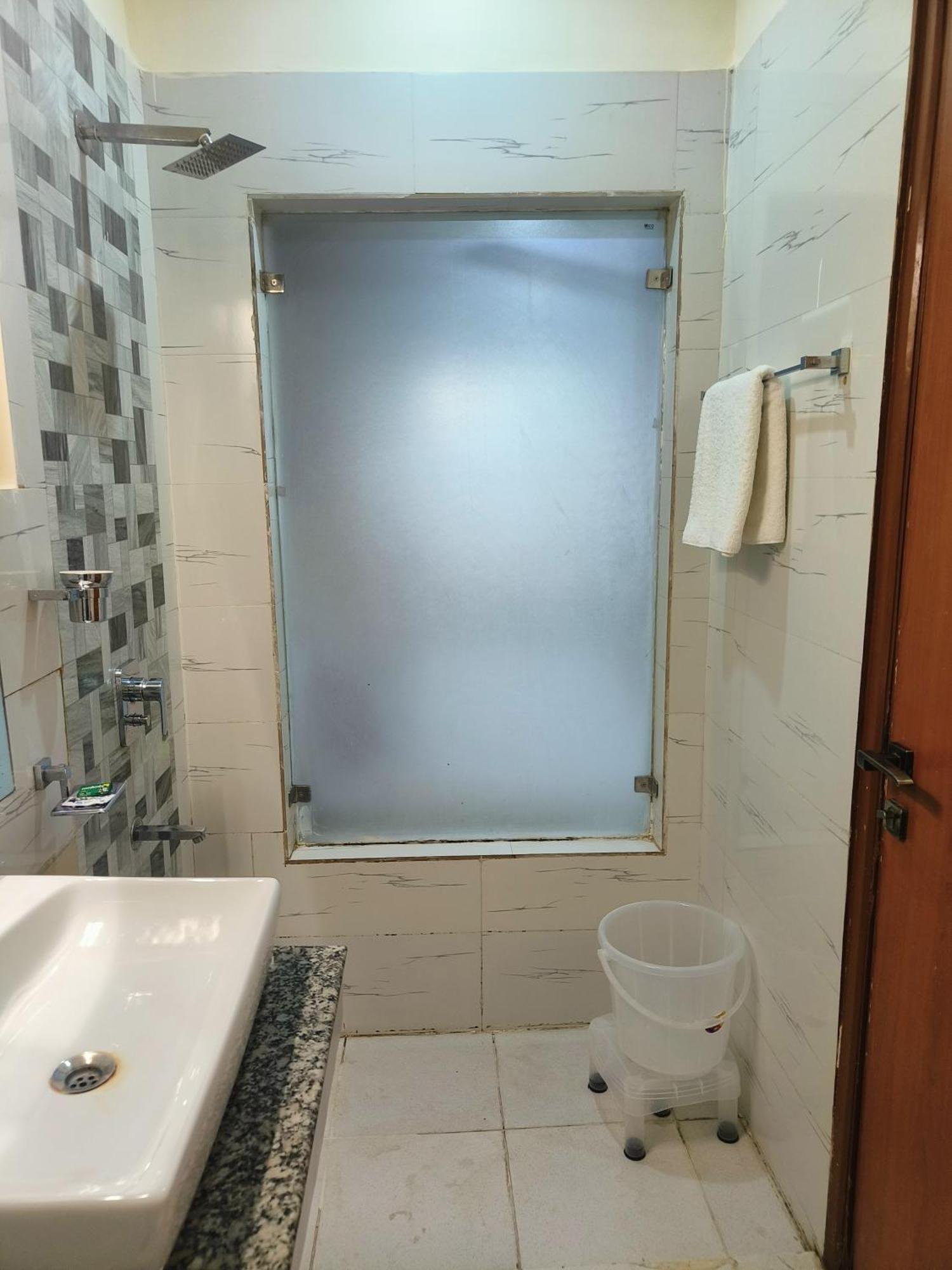 Oyster Pearl I Near Medanta Hospital I Sec-39 I Gurgaon Hotel Buitenkant foto