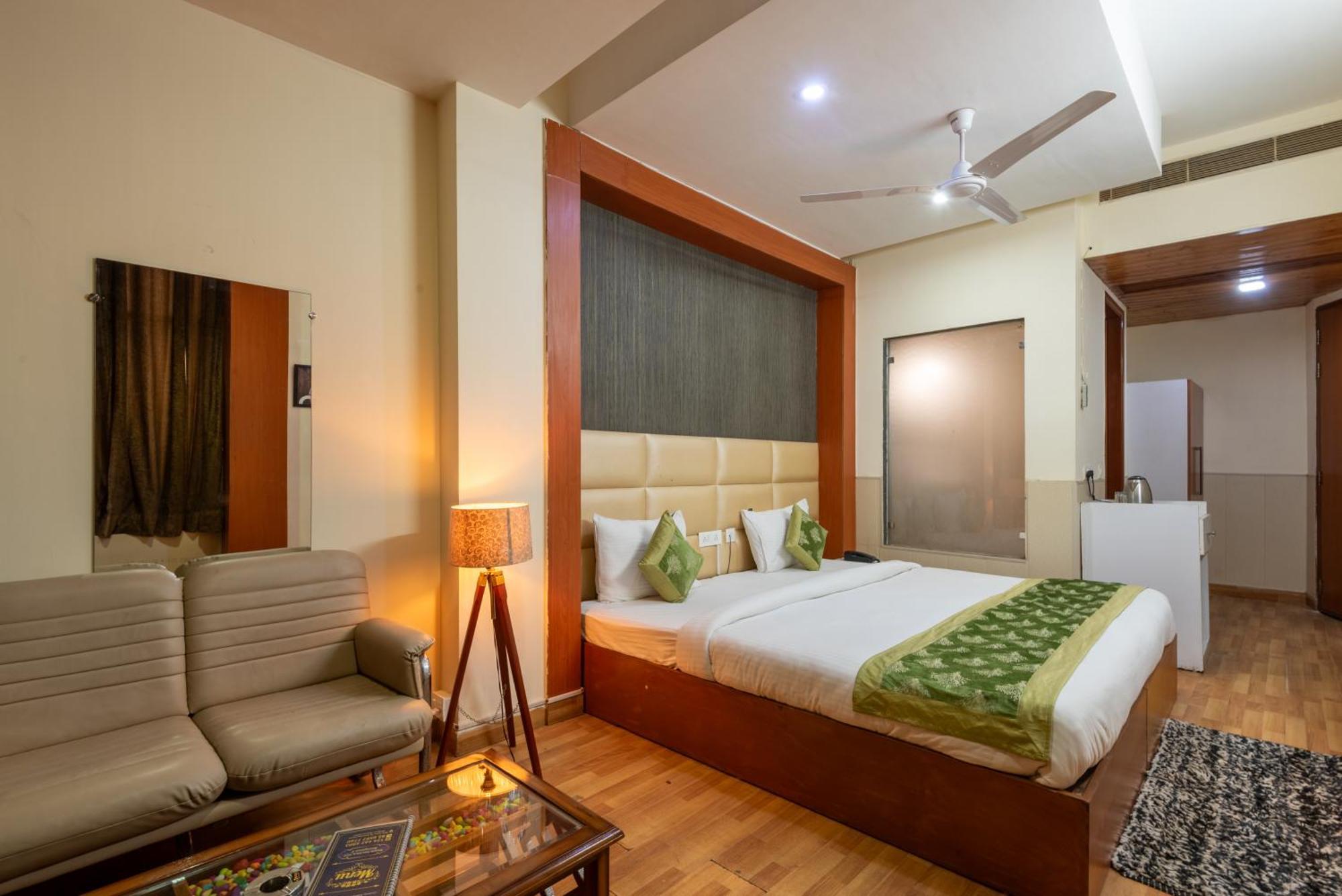 Oyster Pearl I Near Medanta Hospital I Sec-39 I Gurgaon Hotel Buitenkant foto