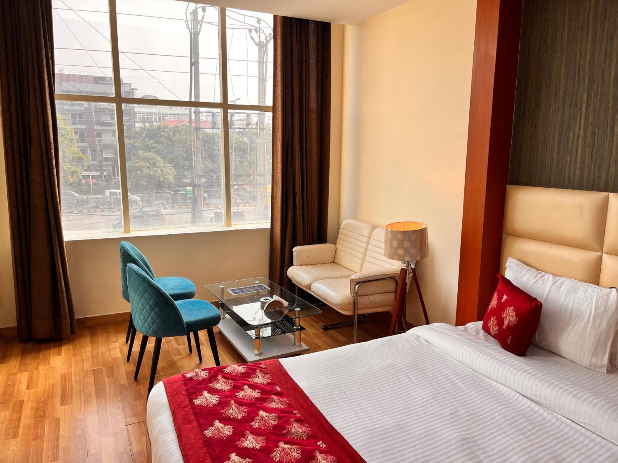 Oyster Pearl I Near Medanta Hospital I Sec-39 I Gurgaon Hotel Buitenkant foto
