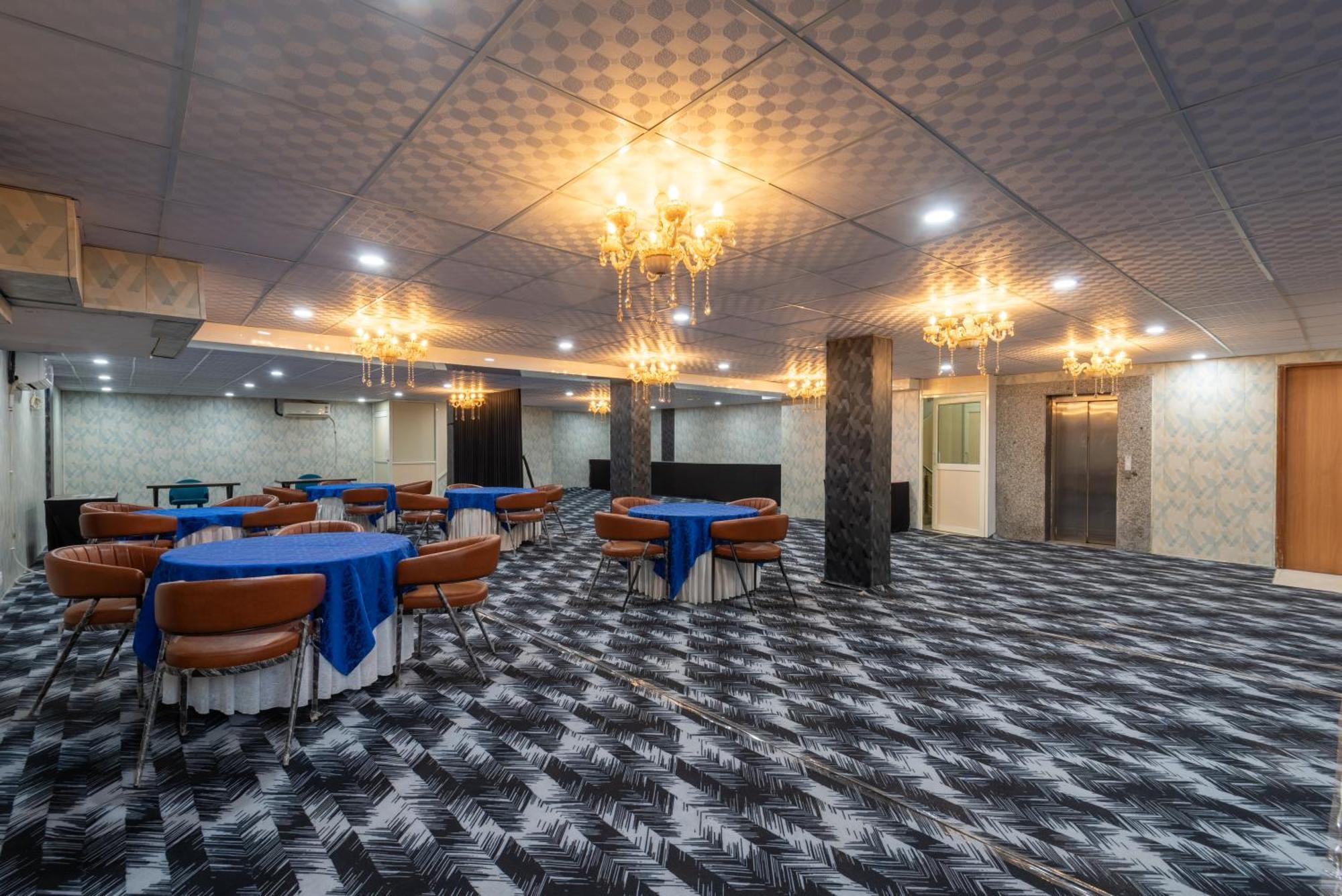 Oyster Pearl I Near Medanta Hospital I Sec-39 I Gurgaon Hotel Buitenkant foto